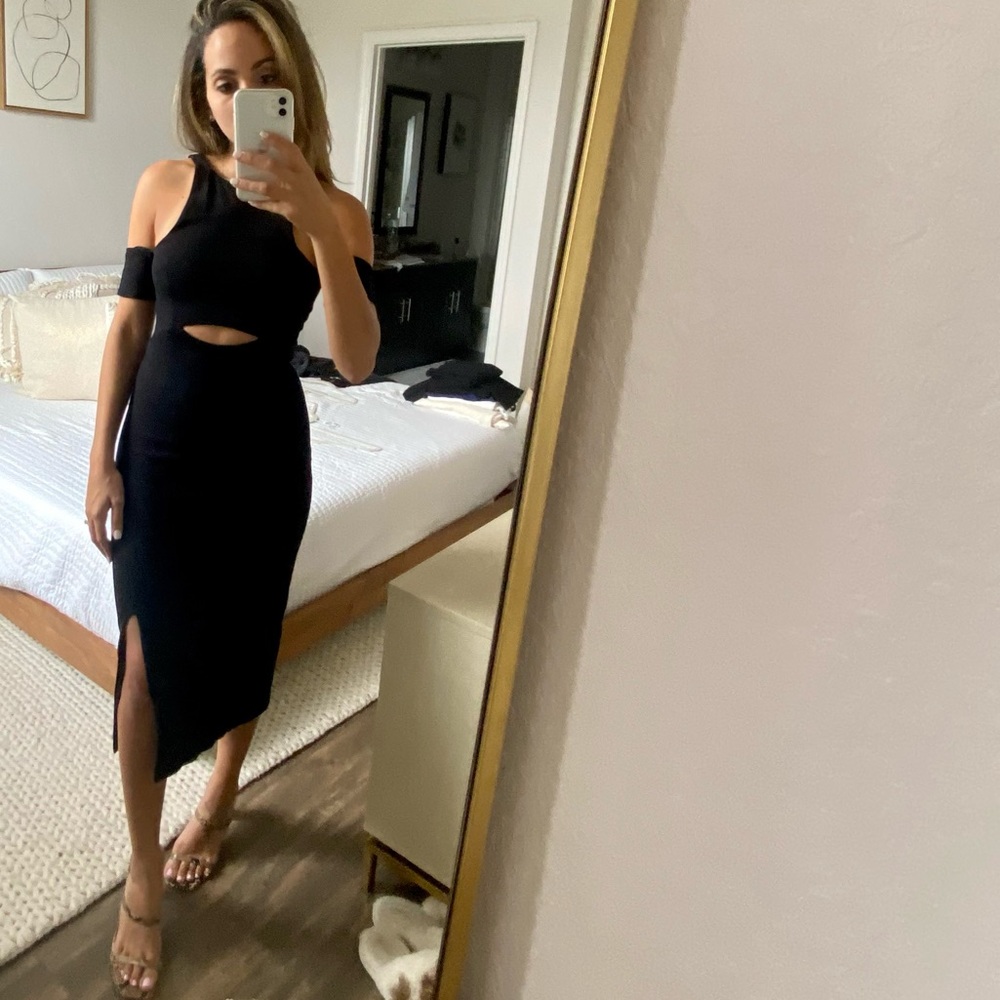 Classy / sexy black dress - for weddings, special occasion, or date night!